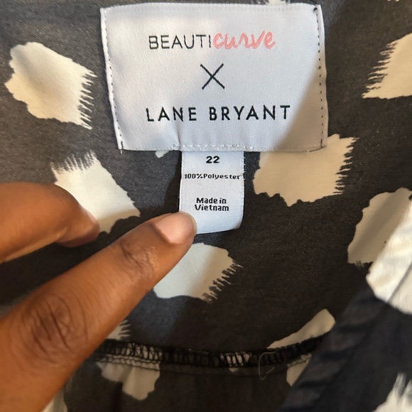 Black and White Blouse - Picture 2 of 2